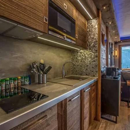 Chalet 2 - 4 Pers, Ski, Wifi - 1850 - Fr-1-631-205 * Courchevel